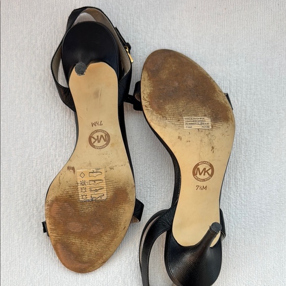 Michael Kors Livvy Studded Bow Heels-7.5 - Picture 3 of 8